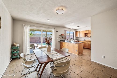 1519 Logan Dr, Tucson AZ 85710-6323 exterior