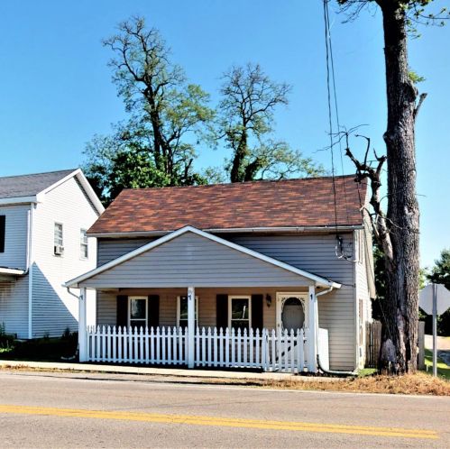 89 Main St, Martinsville, OH 45146-9676