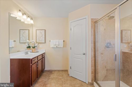 15340 Wits End Dr, Woodbridge VA  22193-5889 exterior