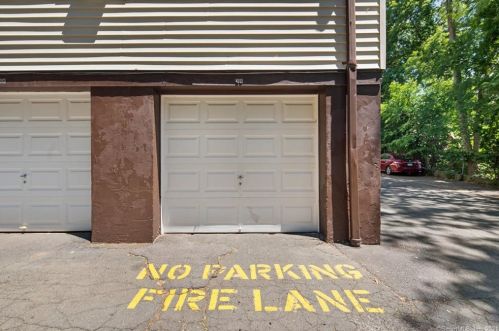 153 Chestnut St, Manchester CT  06040-5948 exterior