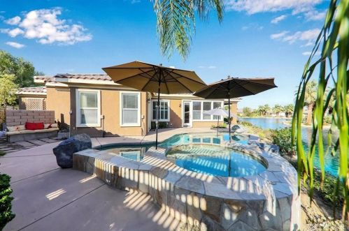 9 Loch Ness Lake Ct, Rancho Mirage CA  92270-5811 exterior