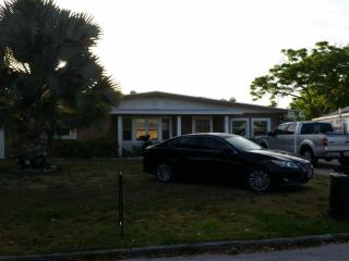 111 61st St, Bradenton, FL 34209-1738