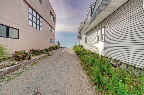 12 Sperry St, Milford CT  06460-7938 exterior