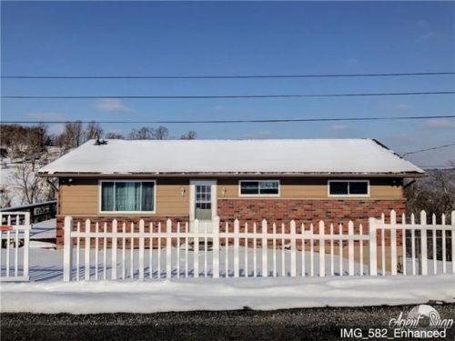 106 Blythe Rd, North Charleroi, PA 15022-3305