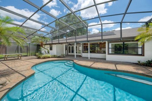 552 Lake Ave, Altamonte Springs FL  32701-3639 exterior