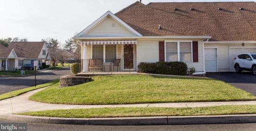 81 Avenrowe Ct, Fairless Hills, PA 19030-4410