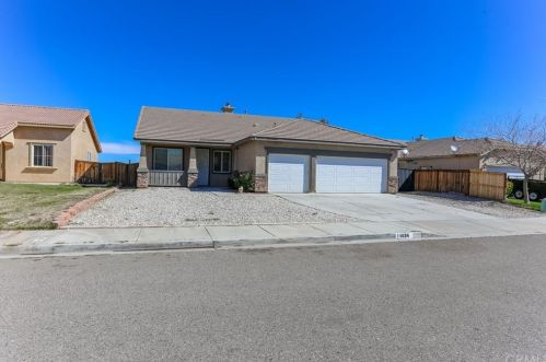 11624 Fern Pine St, Victorville, CA 92392-0436
