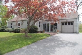 56 Grand St, Hampton, NJ 08827-2741