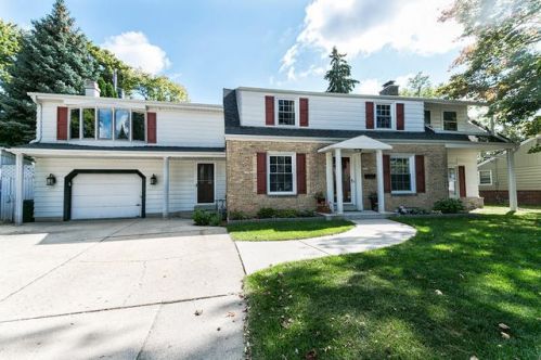 3416 Crandon Pl, Milwaukee, WI 53219-4747