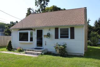 12 Clark St, Ogdensburg, NJ 07439-1210
