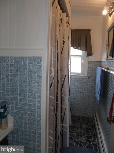 35 Fairview Ave, Lansdale PA 19446-2639 exterior