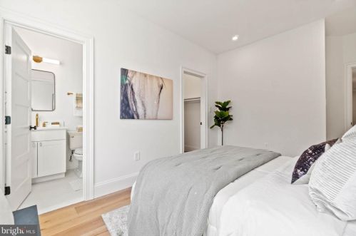 17 9th St, Washington DC  20003-1333 exterior