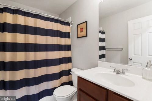 95 Butler St, Charles Town WV  25414-5566 exterior