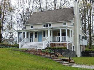 133 Mudge Pond Rd, West Woods, CT 06069-2609
