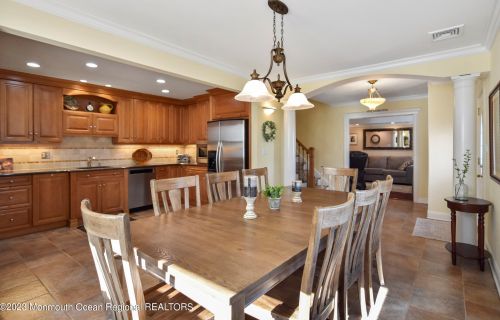 16 Galway Dr, Hazlet NJ  07730-1112 exterior