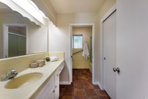 7190 Fircrest Ave, Sebastopol CA  95472-4430 exterior