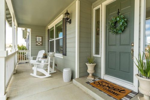525 Caballo Ct, Hollister, CA 95023-9055