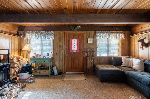 209 Gilroy Dr, Big Bear City CA  92314-9683 exterior