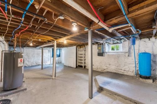 88 Mine Hill Rd, Oxford NJ  07863-3061 exterior