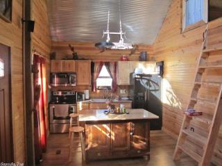 547 Woodland Hills Rd, Hardy, AR 72542-9623