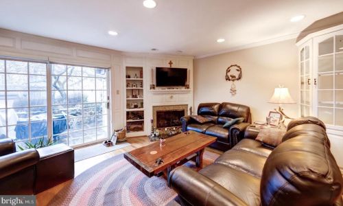 26 Manchester Ct, Berwyn PA  19312-1863 exterior