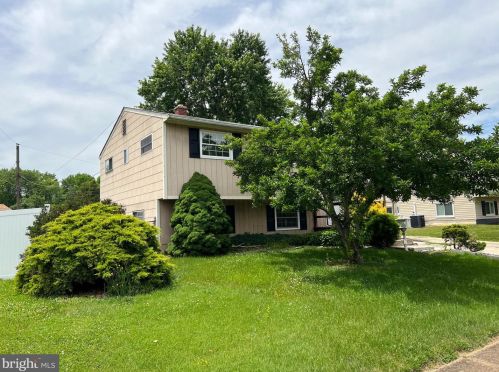 17 Rambleton Dr, New Castle DE  19720-4041 exterior