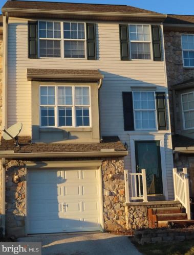 112 Sara Ln, Hanover, PA 17331-8650