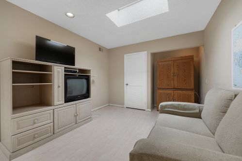 55 Sunrise Dr, Rancho Mirage CA  92270-3845 exterior