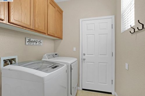 30 Matisse Ct, Oakley CA  94561-1777 exterior