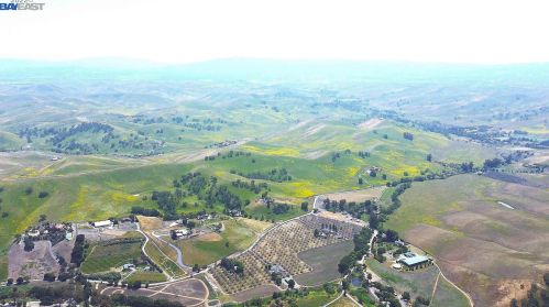 6901 Johnston Rd, Pleasanton CA  94588-9460 exterior