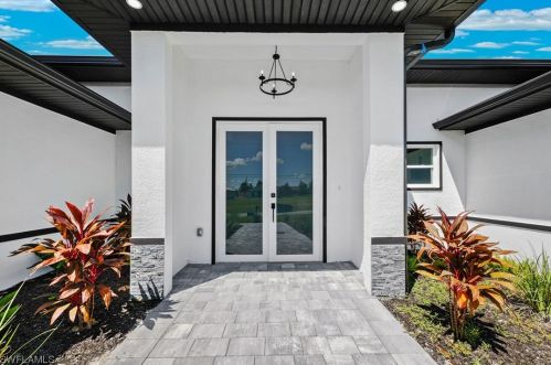 204 35th Pl, Cape Coral, FL 33993-6906