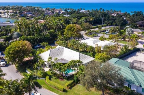 12 Sabre Ln, Naples, FL 34102-7937