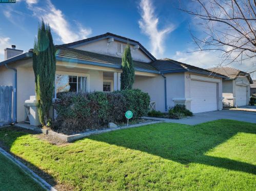 1062 Schadeck St, Manteca CA  95336-5956 exterior