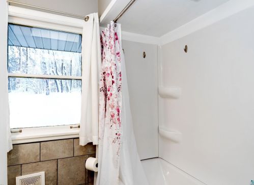 541 Anderson Rd, Duluth MN  55811-5403 exterior
