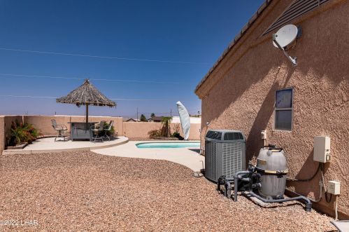 879 Window Rock Plz, Lake Havasu City AZ  86406-7374 exterior