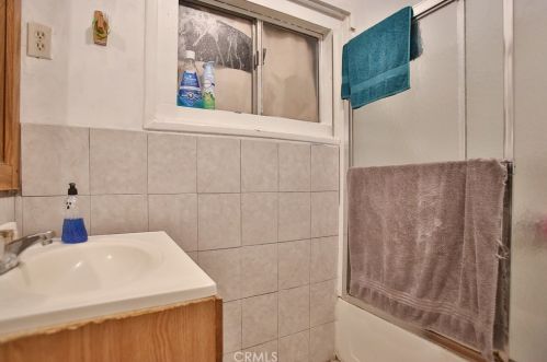 3447 Caspian Ave, Long Beach CA 90810-2330 exterior