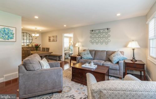 511 Andrea Dr, Willow Grove, PA 19090-1905