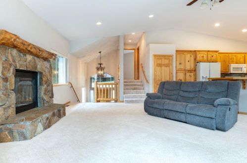 1681 Tionontati St, South Lake Tahoe CA  96150-4902 exterior