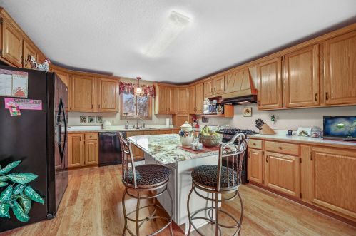 1319 Bay Dr, Columbus, MN 55025