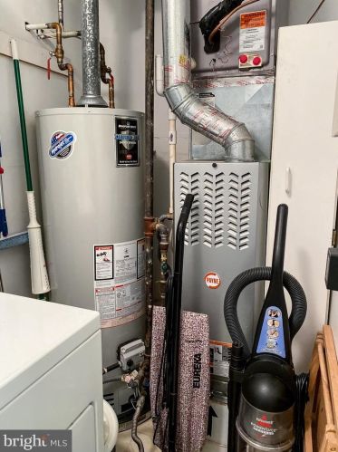 301 Byberry Rd, Philadelphia PA 19116-1947 exterior