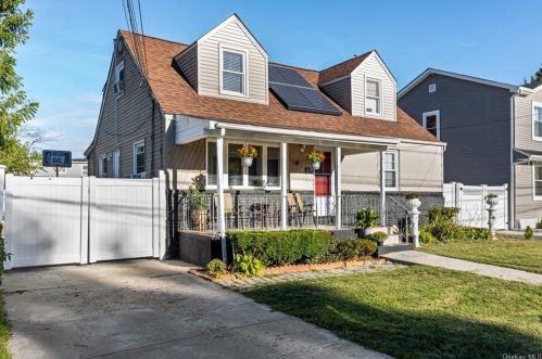 763 Barry Pl, Hempstead, NY 11553-3504