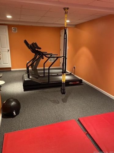 109 Moore Hill Dr, Southington CT  06489-2929 exterior