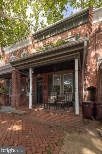911 Clayton St, Wilmington, DE 19805-5306