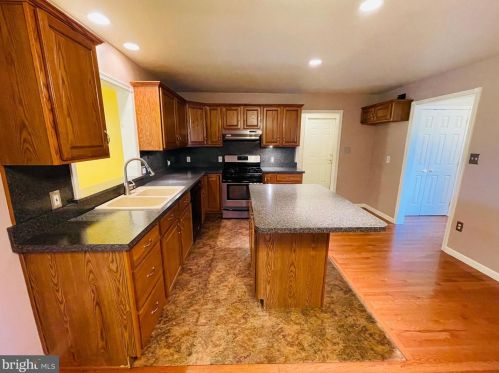 2879 Perkiomenville Rd, Harleysville PA  19438-1343 exterior