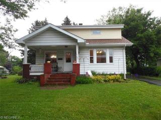 888 Saint Clair St, Concord Township, OH 44077-4209