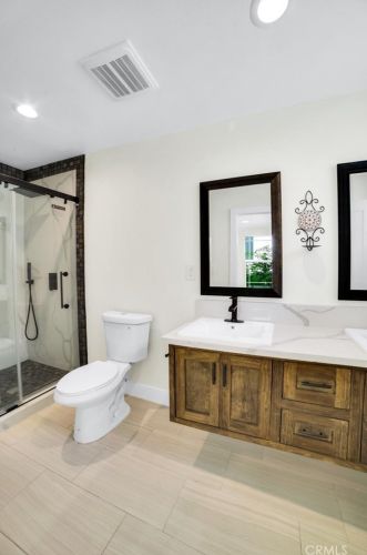 11512 La Maida St, North Hollywood CA  91601-4323 exterior