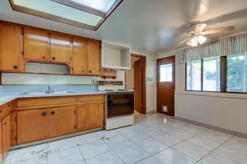 6271 62nd Ave, Pinellas Park FL  33781-5203 exterior