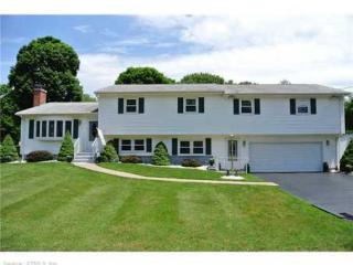 31 Exeter Rd, New Haven, CT 06518-1710