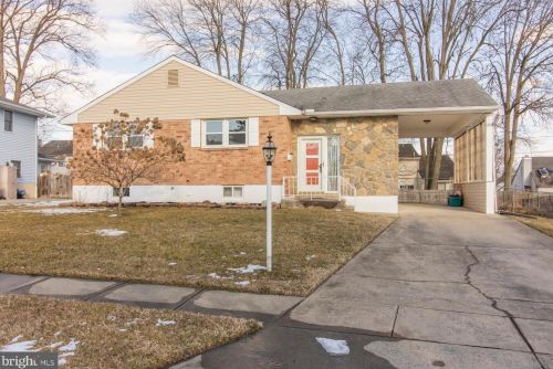 2213 Huntington Dr, Wilmington, DE 19808-4952
