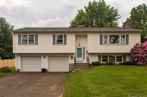 19 Eldridge St, Manchester, CT 06040-5524
